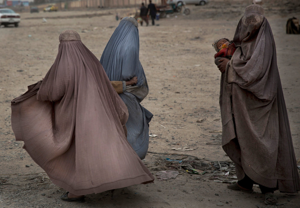 Bettelnde Frauen in Kandahar, Afghanistan, 12. März 2014; © Anja Niedringhaus/AP