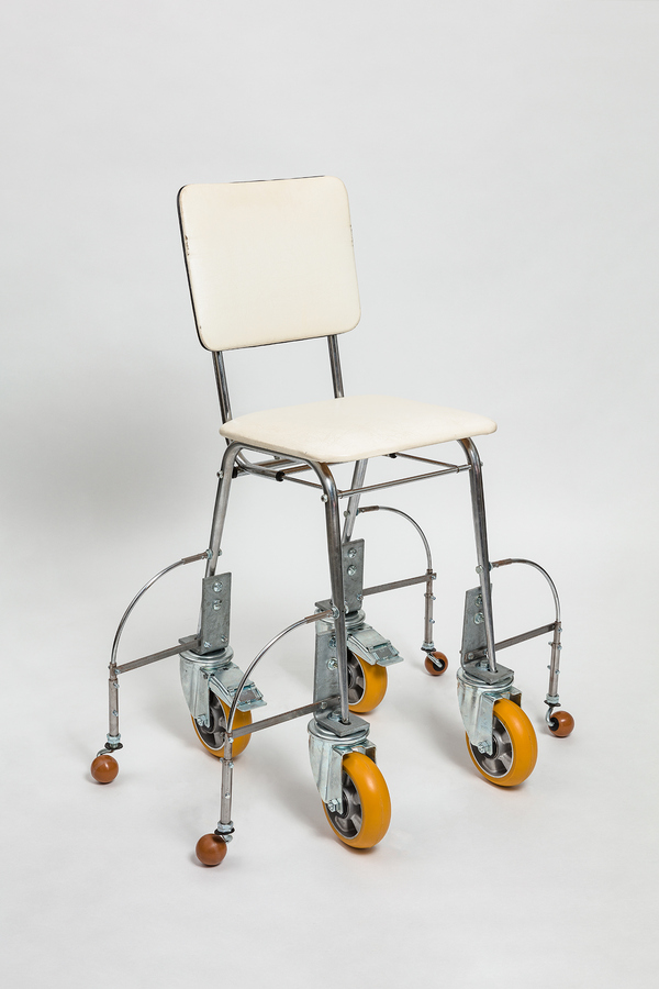 Marina Faust, Traveling Chair Vinyl two, 2010/2020