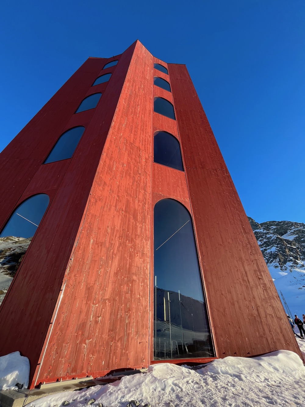 Der Rote Theaterturm am Julierpass (© MPS)