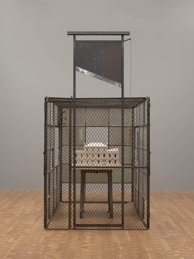 Louise Bourgeois, "Cell (Choisy)", 1990-1993, Foto: Ron Amstutz, © The Easton Foundation / Bildrecht, Wien 2023  Collection Crystal Bridges Museum of American Art, Bentonville, Arkansas 