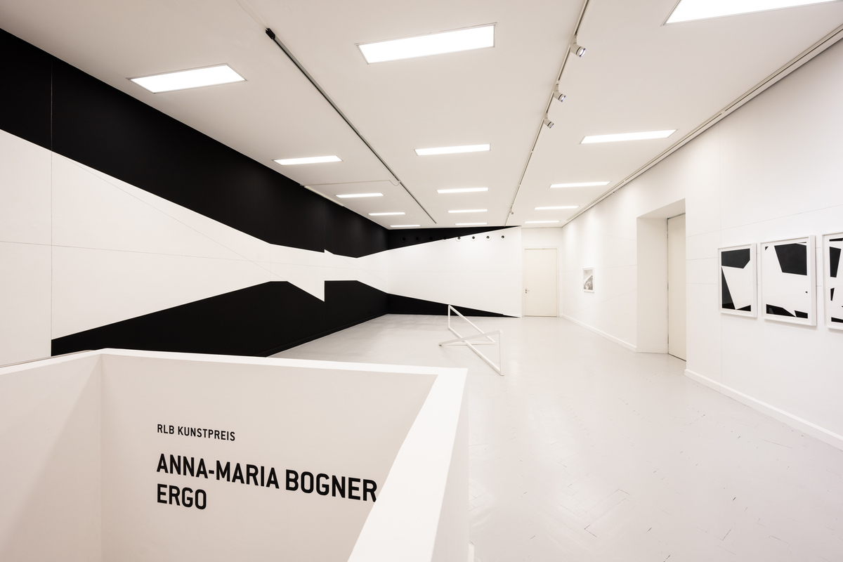 Blick in die Ausstellung „RLB Kunstpreis. Anna