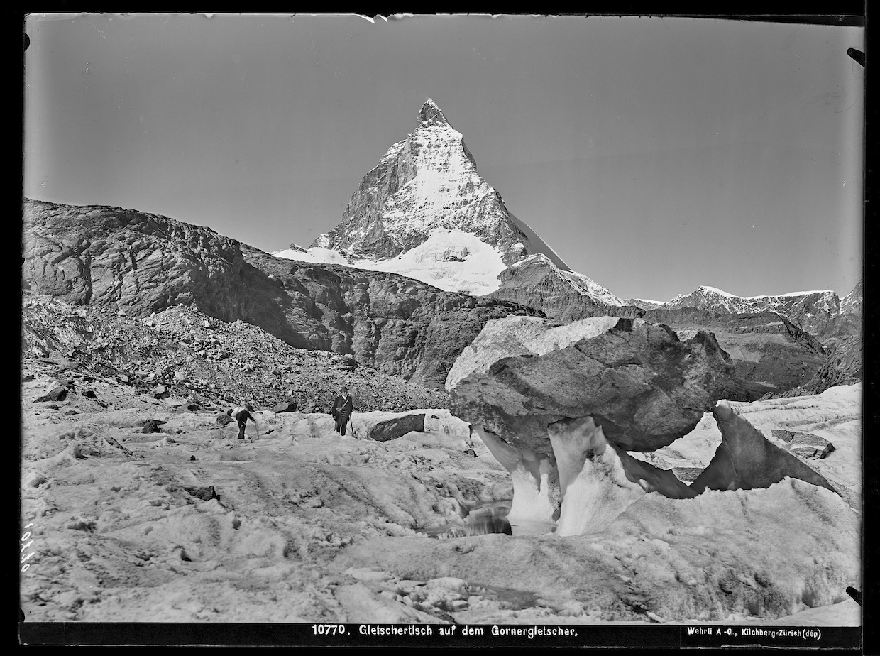 Bergssteiger auf dem Gornergletscher, Blick aufs Matterhorn Foto Artur Wehrli, 1909