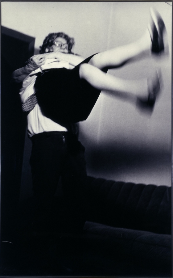 Anna & Bernhard, Blume, Holterdiepolter, 1977/78, 2‑teilige Sequenz aus der 16-teiligen Serie „Ödipale Komplikationen“, s/w‑Fotografien, je Foto 200 x 127 x 1 cm (gerahmt),  Courtesy Deichtorhallen Hamburg/Sammlung Falckenberg