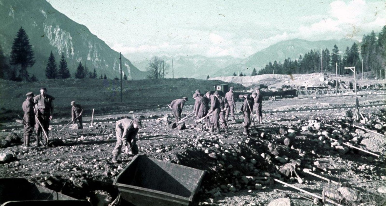  Kriegsgefangene auf der Baustelle Latschau, Foto: Montafon Archiv, Sammlung Richard Beitl 