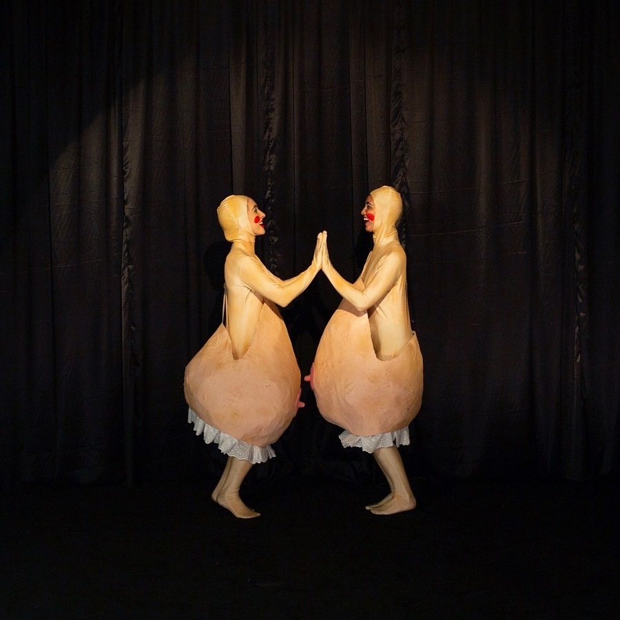 Trulee Hall, The Boob Dance [Der Titten-Tanz], 2018, Videostill, Courtesy die Künstlerin