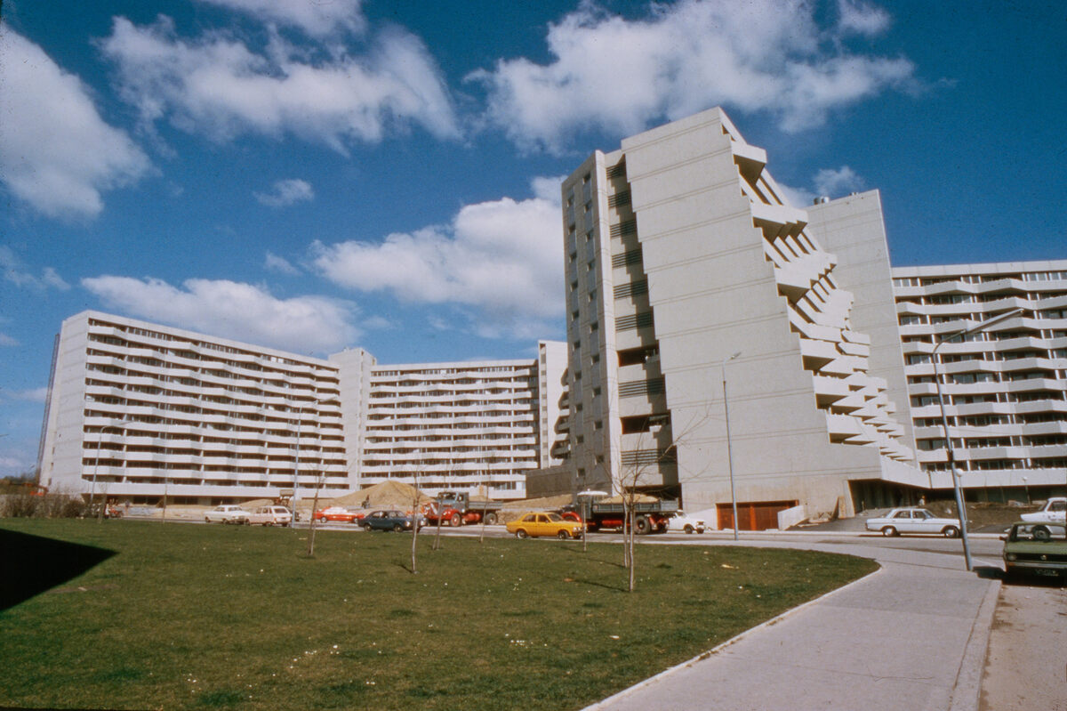 Carl Auböck/Wilhelm Kleyhons, Olof-Palme-Hof, Per-Albin-Hansson-Siedlung-Ost, Außenansicht, Ada-Christen-Gasse 2, Wien 10, 1972–1976 © Architekturzentrum Wien, Sammlung