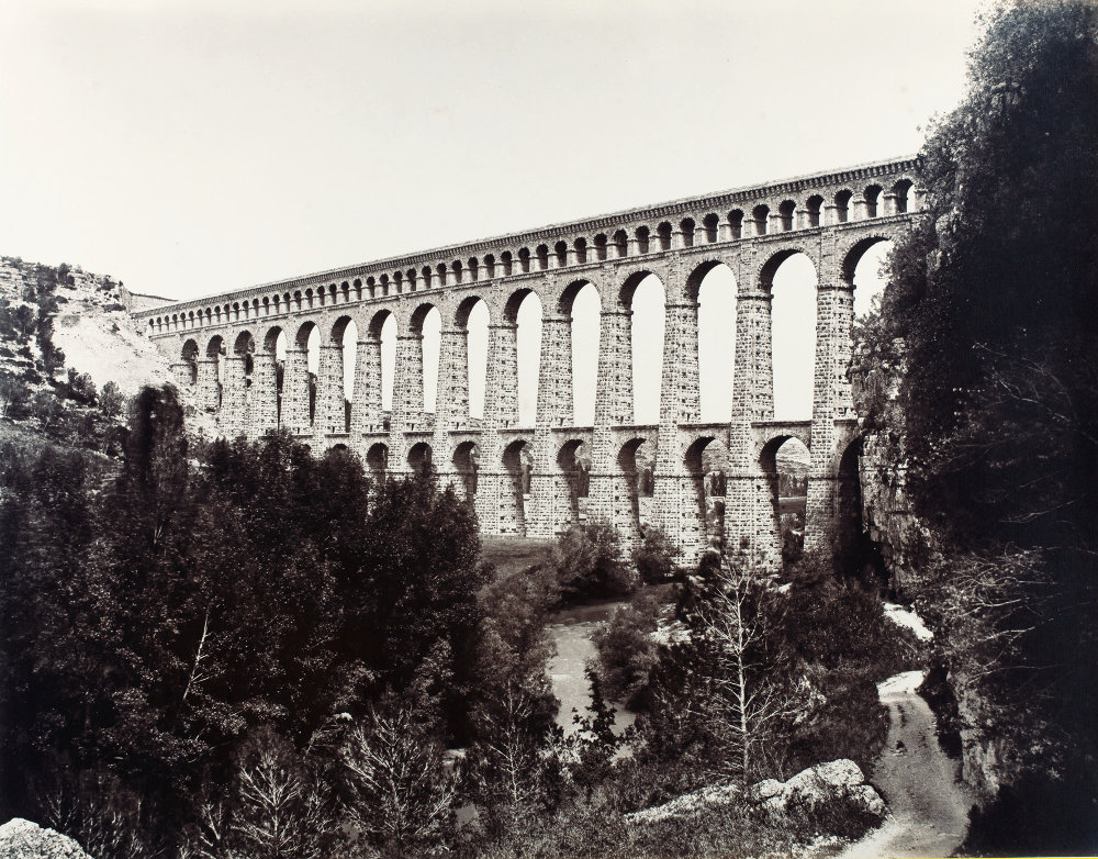 Édouard Baldus: Roquefavour. Albuminabzug, aus dem Album: Chemins de fer de Paris à Lyon et à la Méditerranée, 1861–1863