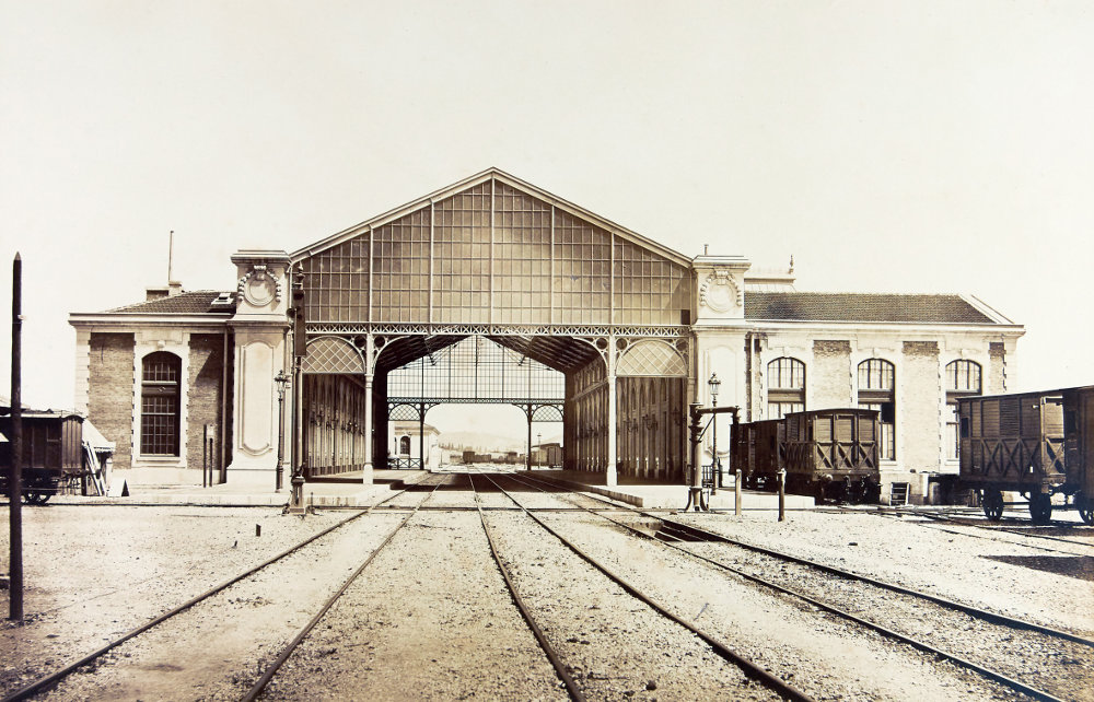 Édouard Baldus: Toulon. Albuminabzug, aus dem Album: Chemins de fer de Paris à Lyon et à la Méditerranée, 1861–1863