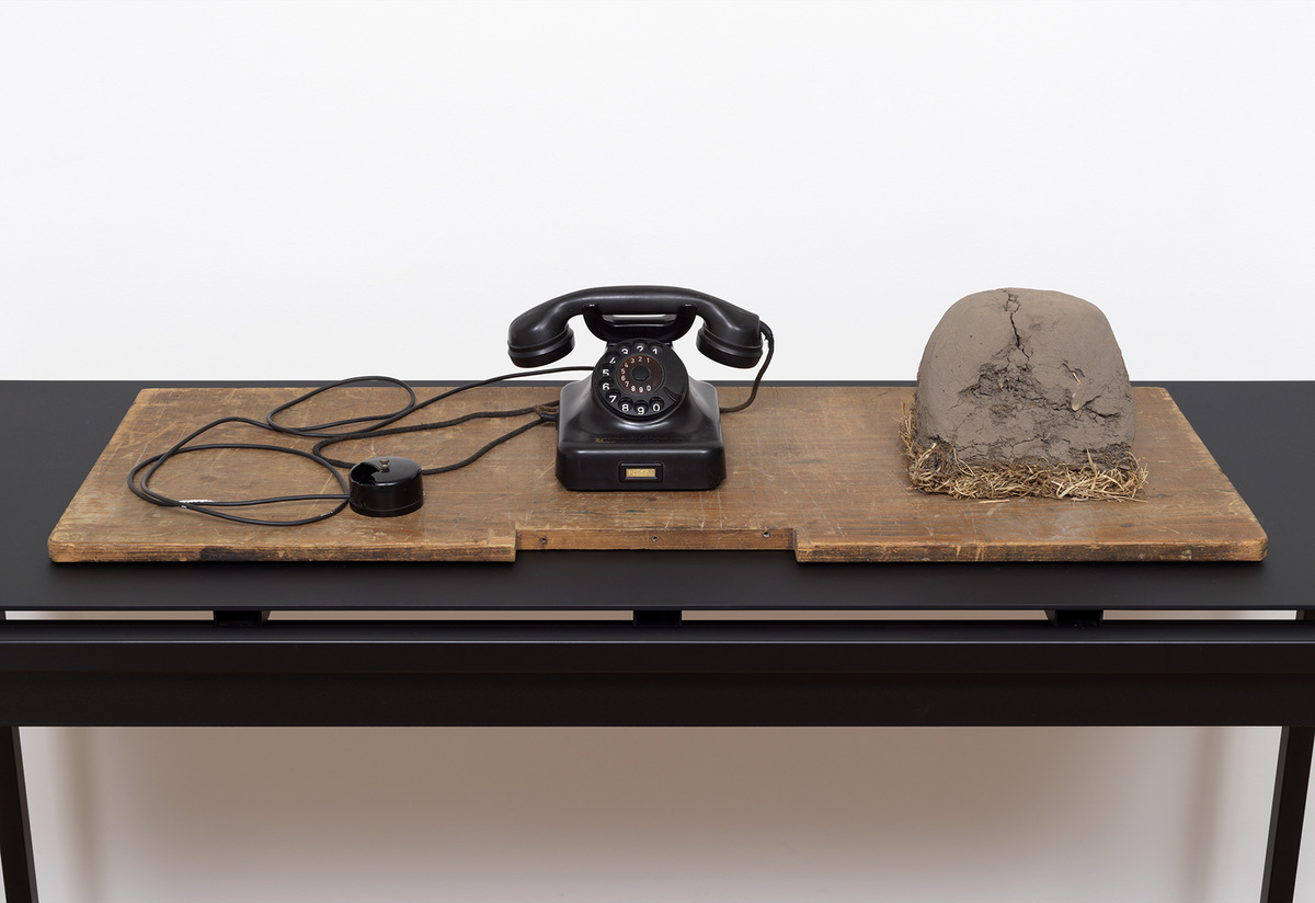 Joseph Beuys, Das Erdtelefon, 1968 © Joseph Beuys