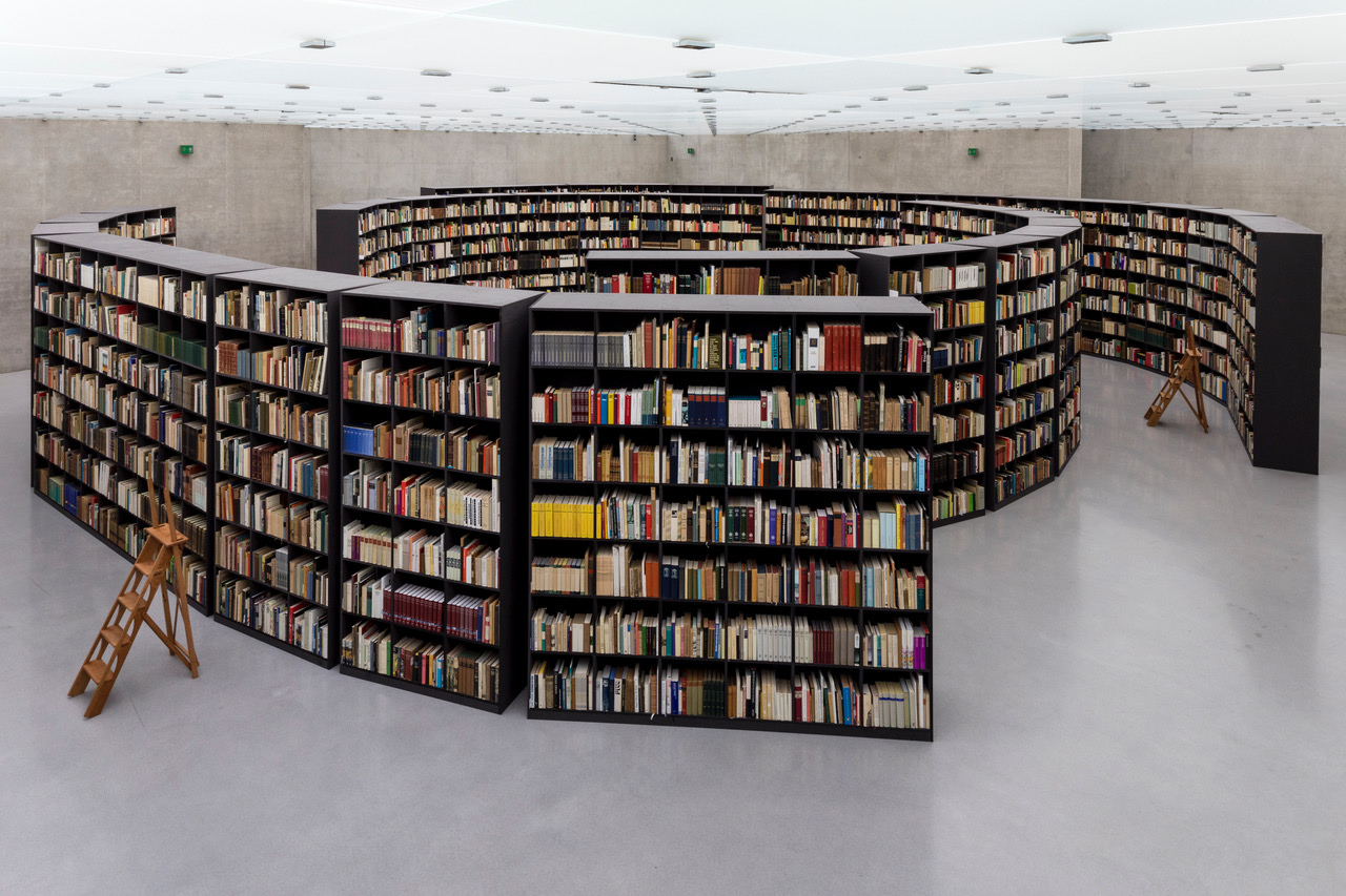 UB 2. Stock, Bibliothek mit den 40.000 Bänden von