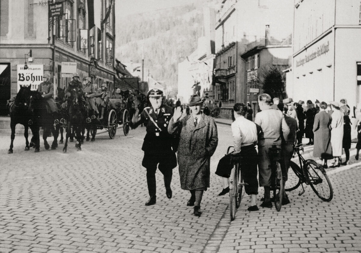 Die Bregenzer Kornmarktstraße am 12. März 1938;